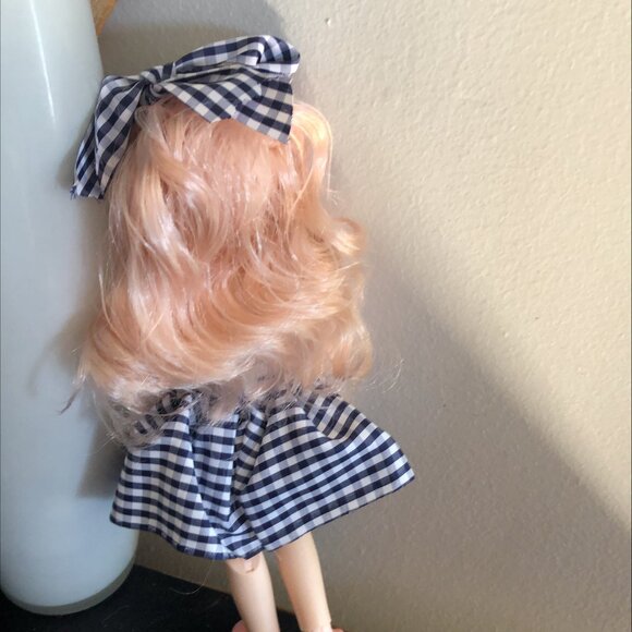 Pretty Jointed 30cm doll - Picture 3 of 3